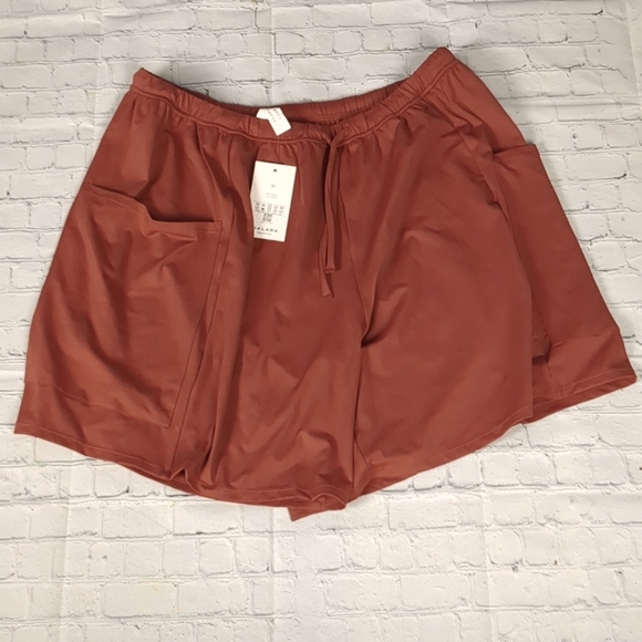 HALARA Pants - Halara shorts size XL